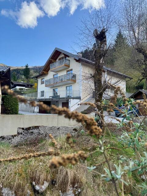 64942c04-a4b9-4946-ac80-15593335c4c9