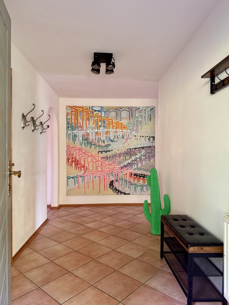 liva-living-ferienhaus-familie-großzügiger-eingangsbereich